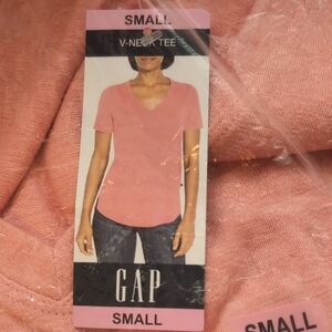 NWT Gap V-neck T-shirt, Small, Pink
